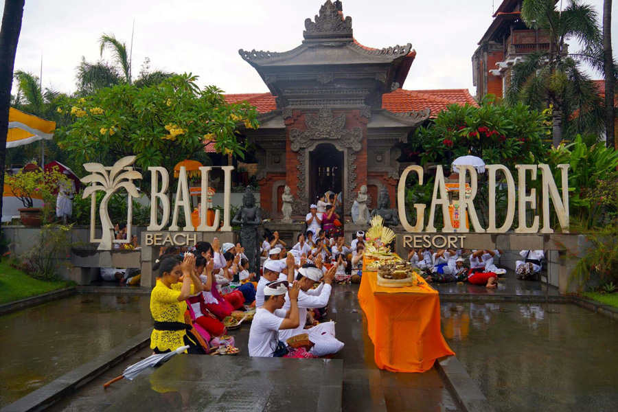 KUNINGAN DAY – THE END OF THE GALUNGAN HOLIDAY